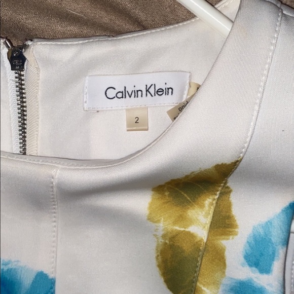 Beautiful and elegant Calvin Klein - Picture 3 of 3